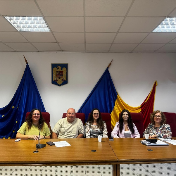 Panel cu specialiști