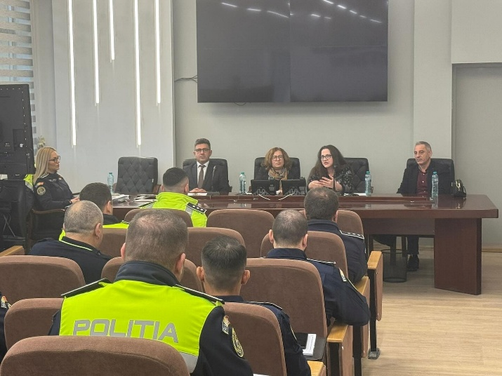 Sesiune cu polițiști