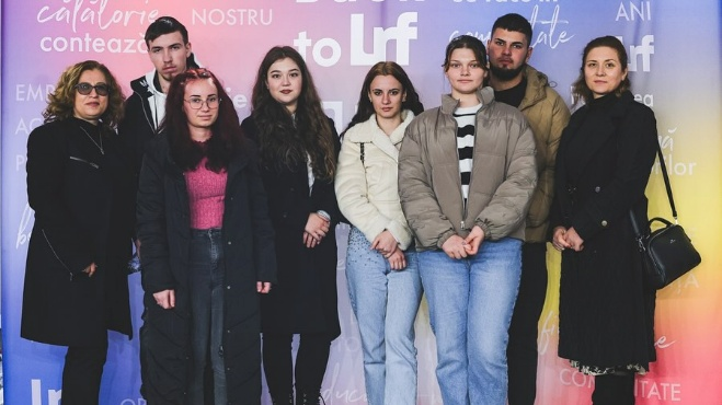 Elevi la eveniment educațional